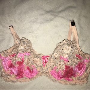 $62 Victoria Secret Lace bra w/ rhinestones 34D